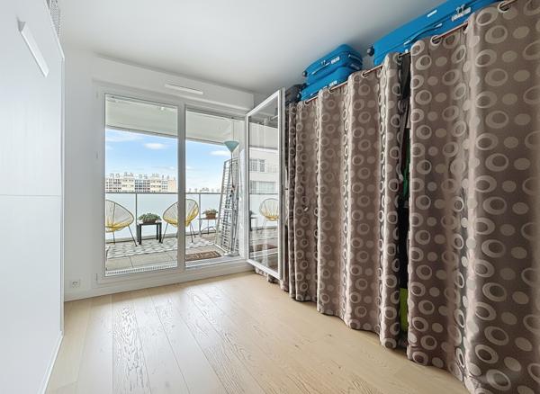 ISSY LES MOULINEAUX - Appartement traversant 4 pièces de 85,51m² avec terrasses dans un immeuble récent