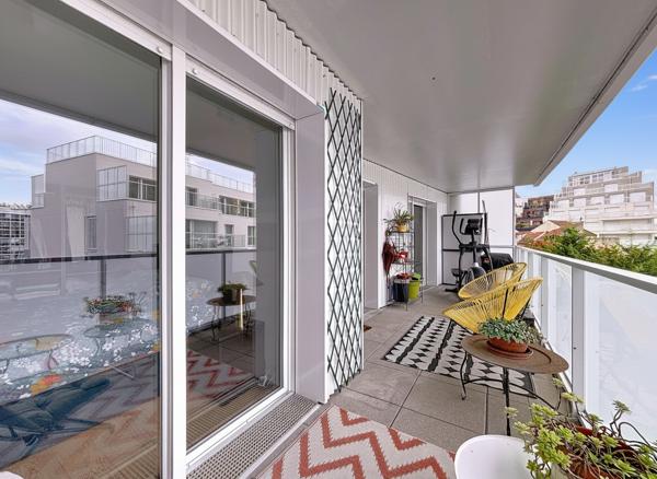 ISSY LES MOULINEAUX - Appartement traversant 4 pièces de 85,51m² avec terrasses dans un immeuble récent