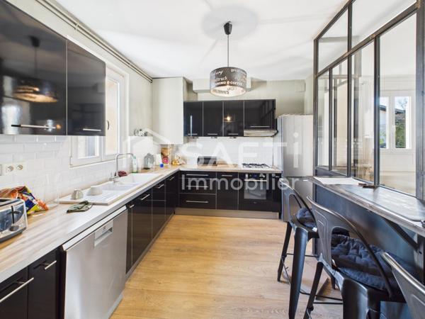 Charmante maison en pierre avec terrasse et piscine – Saint-Médard-en-Jalles