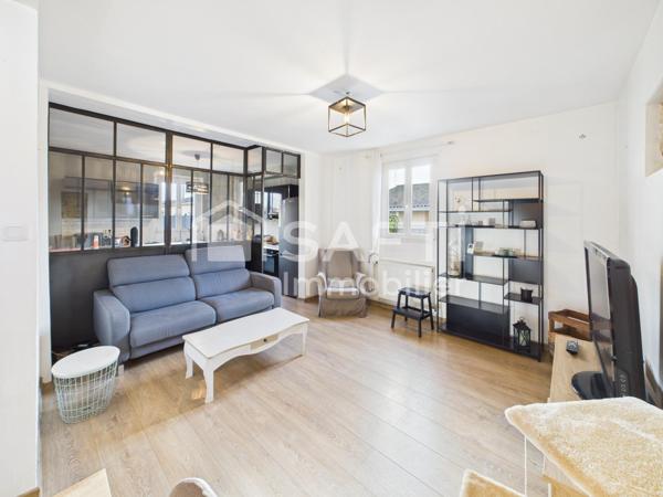 Charmante maison en pierre avec terrasse et piscine – Saint-Médard-en-Jalles