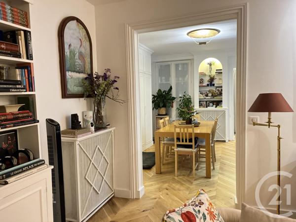Appartement F4 à vendre  4 pièces - 90,02 m2 PARIS - 75008