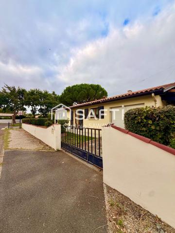 Belle maison à rafraîchir avec garage, terrasse couverte et cabanon