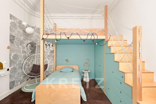 Élégant duplex avec jardin et hammam au cœur du 8e arrondissement