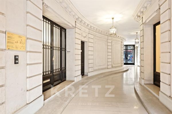 Élégant duplex avec jardin et hammam au cœur du 8e arrondissement