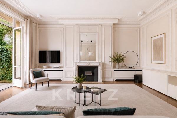 Élégant duplex avec jardin et hammam au cœur du 8e arrondissement