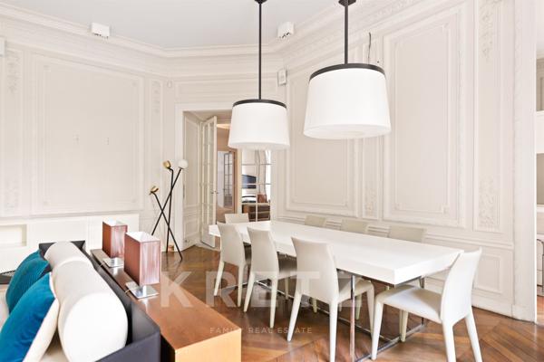 Élégant duplex avec jardin et hammam au cœur du 8e arrondissement