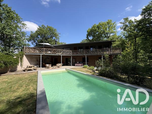Maison à vendre 12 pièces 283 m² Saintes