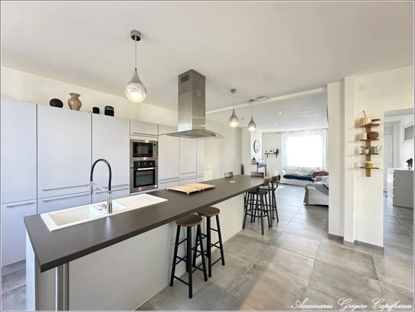 Centre de COURVILLE SUR EURE (28190) - maison 190 m², 5 chambres (une chambre, salle d'eau en RDC), terrain 1438 m²