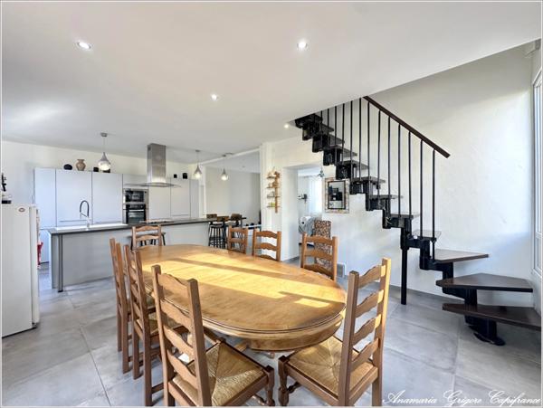 Centre de COURVILLE SUR EURE (28190) - maison 190 m², 5 chambres (une chambre, salle d'eau en RDC), terrain 1438 m²