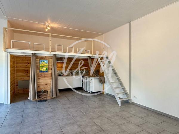 Achat d’un local d’activités à Andernos-les-Bains : local professionnel indépendant avec parking privatif et mezzanine ANDERNOS Zone Artisanale