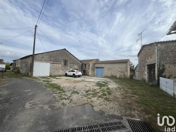 Maison 4 pièces de 139 m² à Brie (16590)