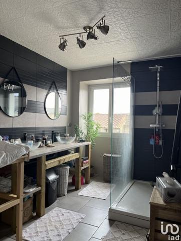 Maison 4 pièces de 139 m² à Brie (16590)