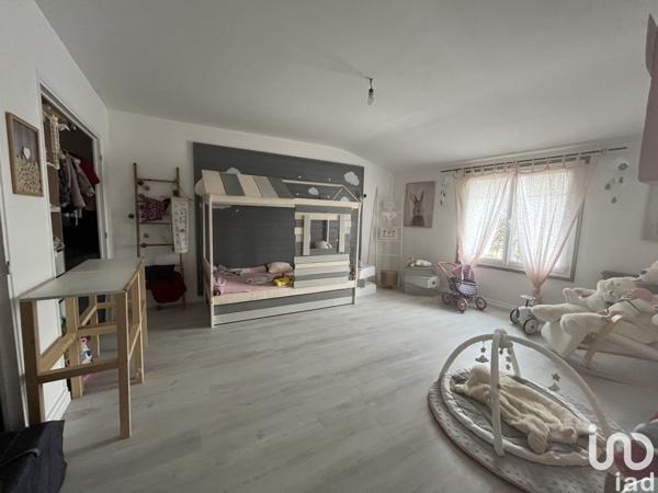 Maison 4 pièces de 139 m² à Brie (16590)