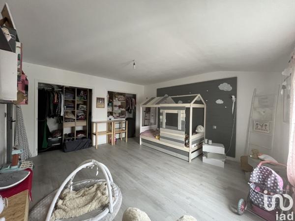 Maison 4 pièces de 139 m² à Brie (16590)