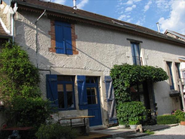 SOMBERNON - AXE DIJON-PARIS
30 mn de DIJON

Proximité  Sombernon 2 kms 
Axe DIJON PARIS