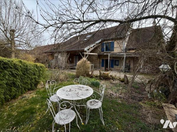 SOMBERNON - AXE DIJON-PARIS
30 mn de DIJON

Proximité  Sombernon 2 kms 
Axe DIJON PARIS