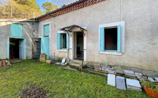 Maison à vendre    2 pièces •  Château-l'Évêque