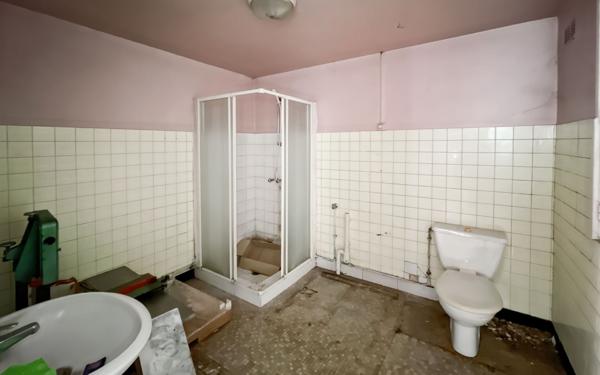 Maison à vendre    2 pièces •  Château-l'Évêque