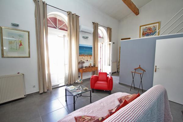 Poussan (34560) POUSSAN CENTRE VILLE, RARE MAGNIFIQUE MAISON VIGNERONNE AVEC JARDIN ET GARAGE DE