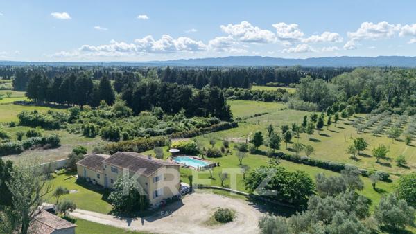 Graveson Propriété Provençale 5 chambres Piscine Chauffée Grand terrain