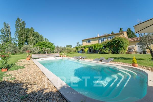 Graveson Propriété Provençale 5 chambres Piscine Chauffée Grand terrain