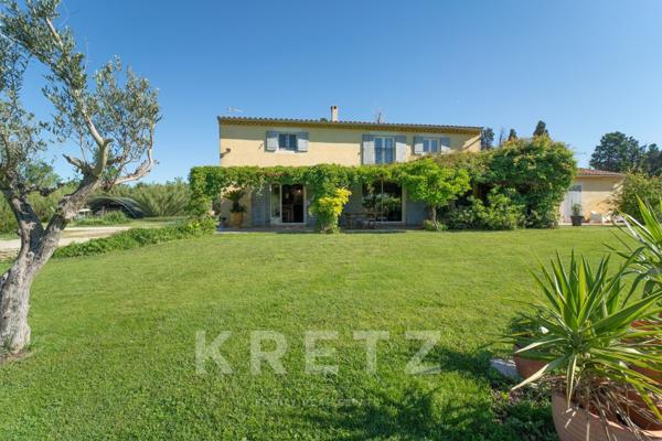 Graveson Propriété Provençale 5 chambres Piscine Chauffée Grand terrain