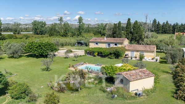 Graveson Propriété Provençale 5 chambres Piscine Chauffée Grand terrain