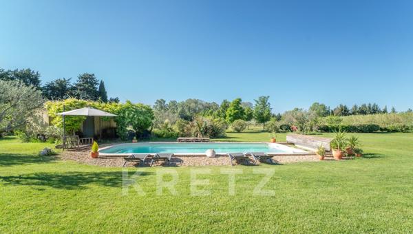 Graveson Propriété Provençale 5 chambres Piscine Chauffée Grand terrain