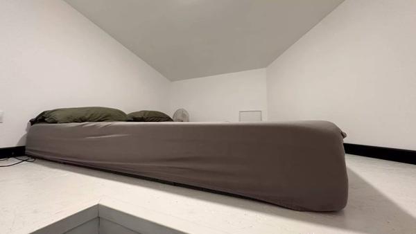 Maison avec murs commerciaux à Fetilly