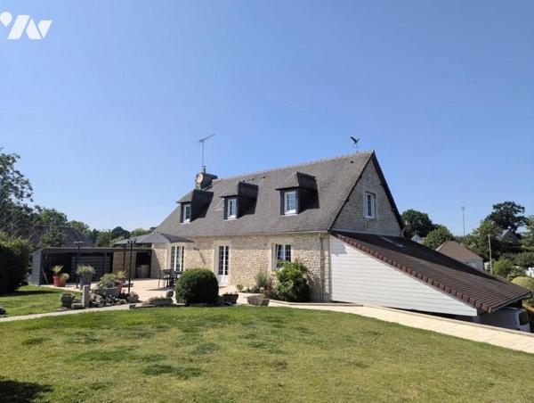 CANISY en centre bourg, belle maison d'habitation sur terrain d'environ 2 700 m2