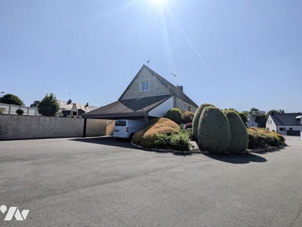 CANISY en centre bourg, belle maison d'habitation sur terrain d'environ 2 700 m2