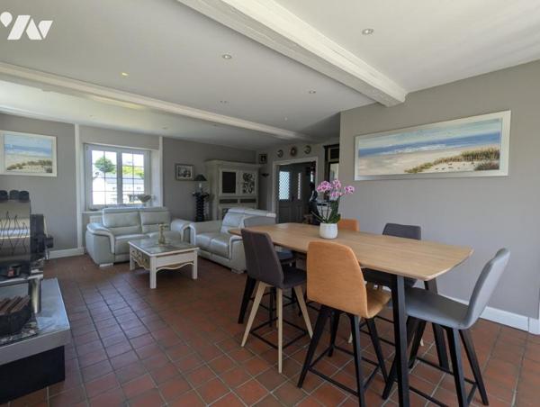 CANISY en centre bourg, belle maison d'habitation sur terrain d'environ 2 700 m2