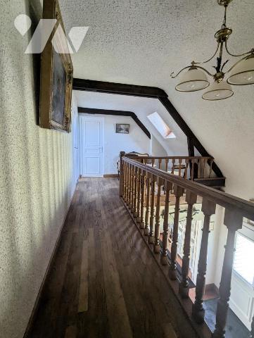 CANISY en centre bourg, belle maison d'habitation sur terrain d'environ 2 700 m2