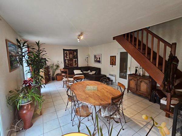 Tours Sainte-Radegonde. Maison 3 chambres avec jardin, garage et DPE C