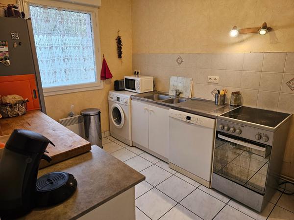 Tours Sainte-Radegonde. Maison 3 chambres avec jardin, garage et DPE C