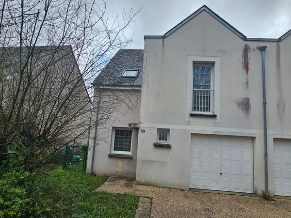 Tours Sainte-Radegonde. Maison 3 chambres avec jardin, garage et DPE C