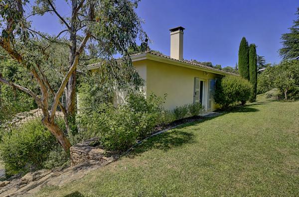 Saint-Didier-au-Mont-d'Or Maison de 180m² sur terrain de 1313m² avec piscine, proche centre-ville à pieds,