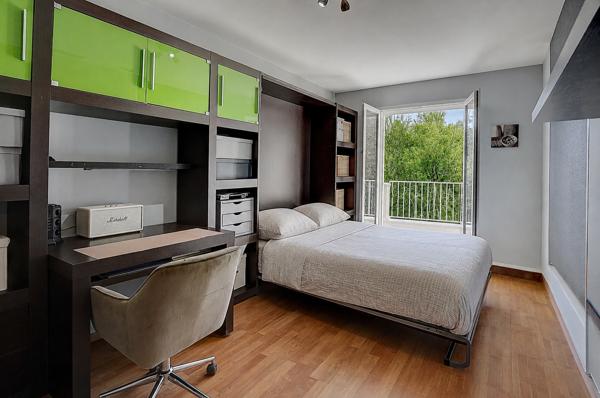 Saint-Didier-au-Mont-d'Or Maison de 180m² sur terrain de 1313m² avec piscine, proche centre-ville à pieds,