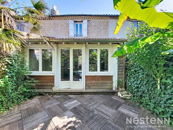 A Louer Maison meublée de 68 m² sur deux étages avec cour privative au centre de Condom