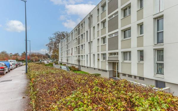 Appartement à vendre    5 pièces • 87,80 m2 Crosne
