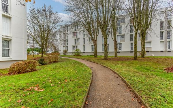 Appartement à vendre    5 pièces • 87,80 m2 Crosne