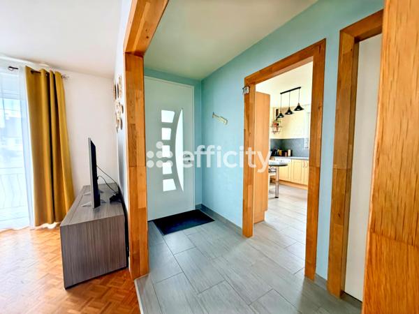 Maison
         5 pièces
        - 107 m² 349 000 € *