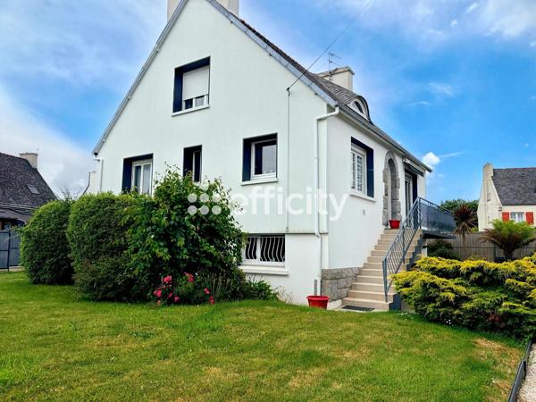 Maison
         5 pièces
        - 107 m² 349 000 € *