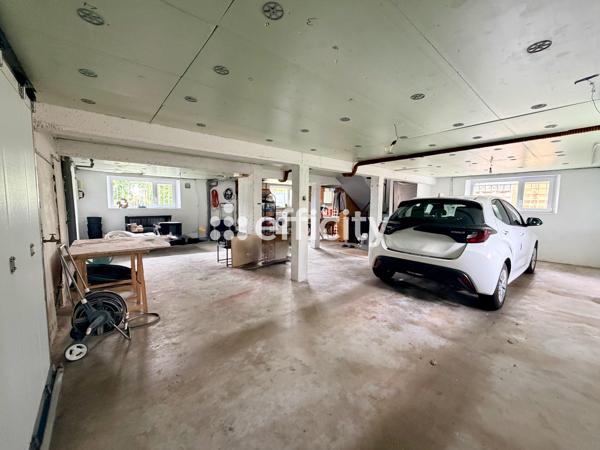 Maison
         5 pièces
        - 107 m² 349 000 € *