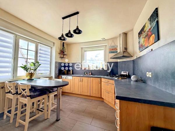 Maison
         5 pièces
        - 107 m² 349 000 € *