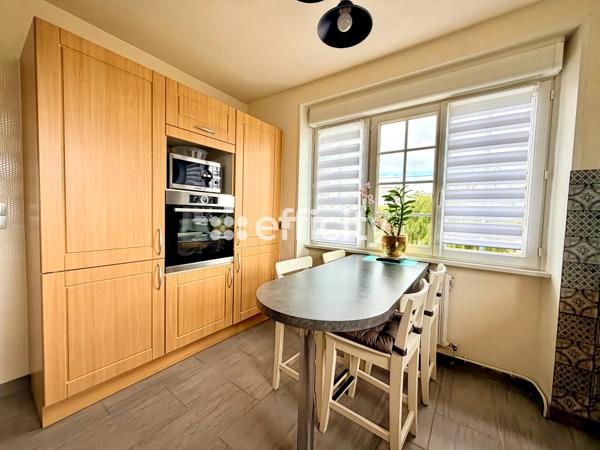 Maison
         5 pièces
        - 107 m² 349 000 € *
