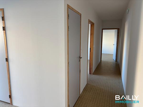 Bureaux 86 m2 , Vaire