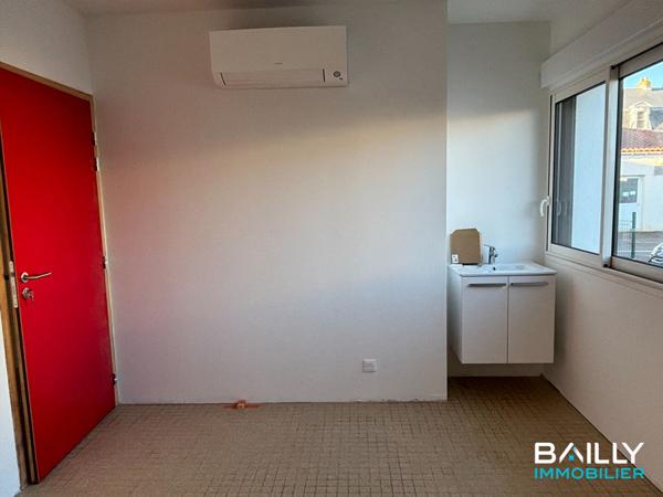 Bureaux 86 m2 , Vaire