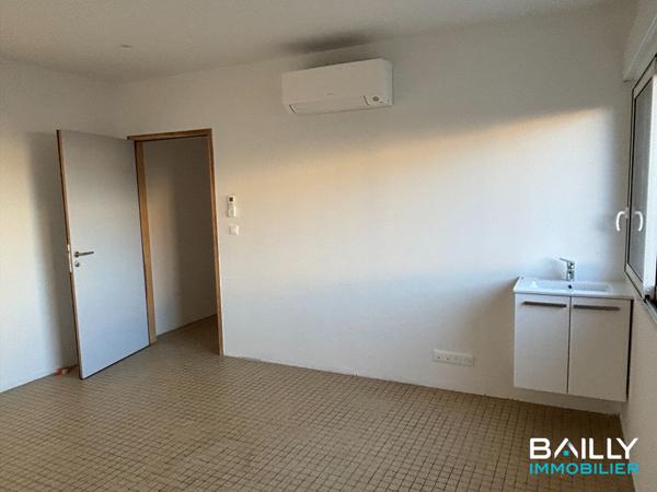 Bureaux 86 m2 , Vaire