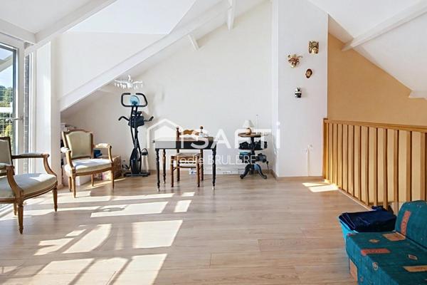 Maison familiale lumieuse avec vie de plain-pied, sous-sol total et aucun travaux à prévoir !